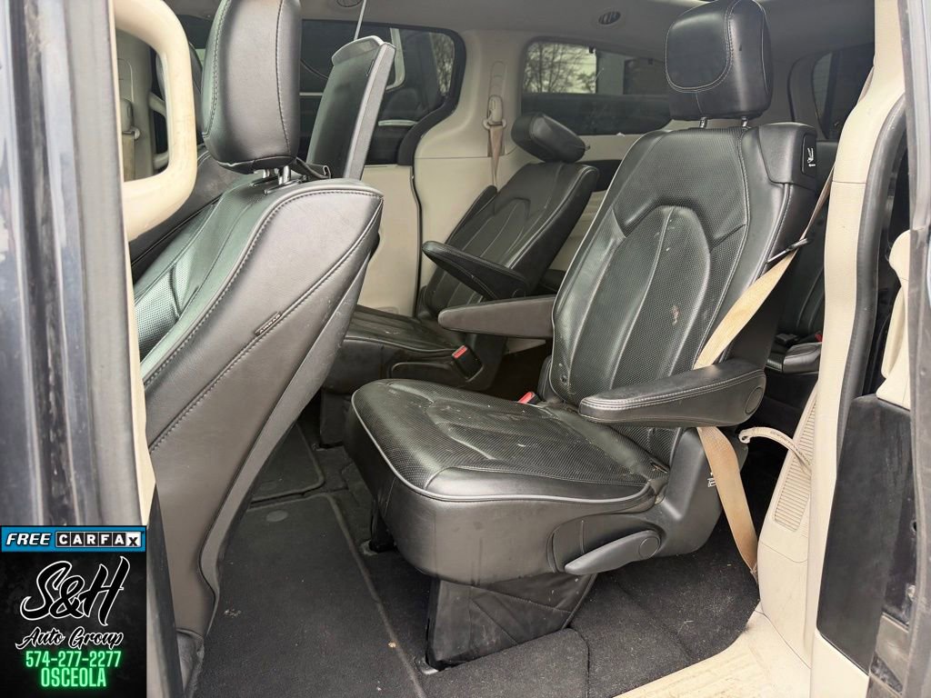 Used 2019 Chrysler Pacifica Limited image 5