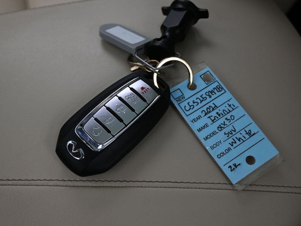 Used 2021 INFINITI QX50 Essential w/ Convenience Package image 27