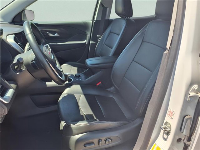 Used 2024 GMC Terrain SLT image 21
