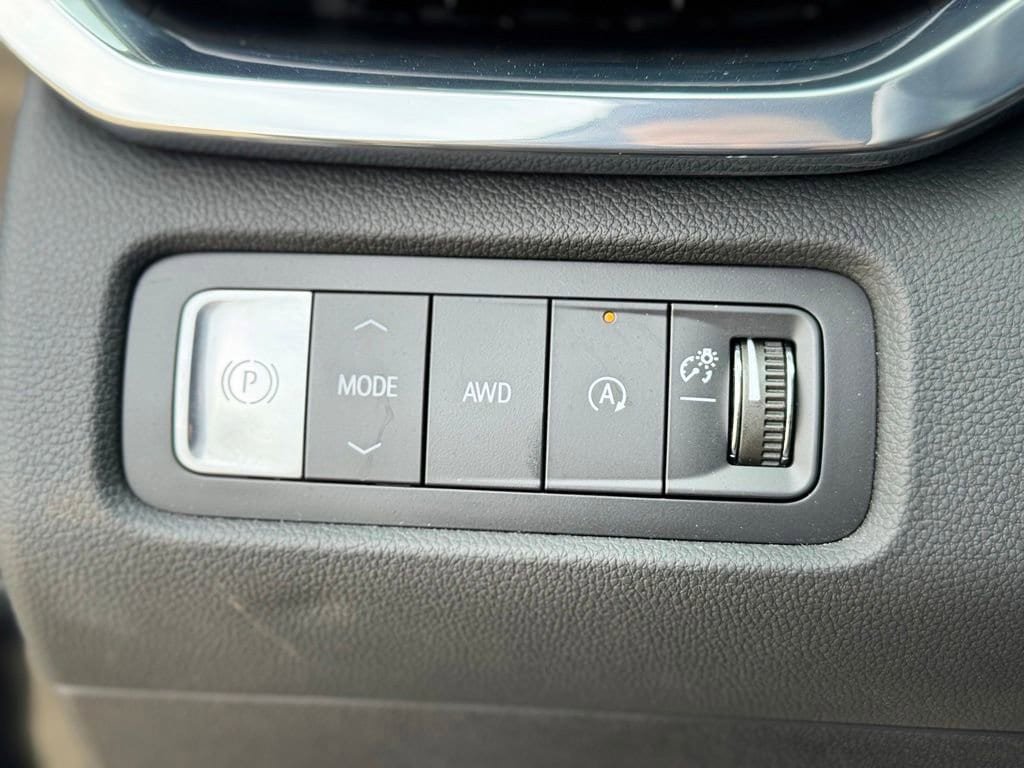Used 2025 GMC Acadia Elevation w/ Elevation Premium Package AWD/4WD image 21