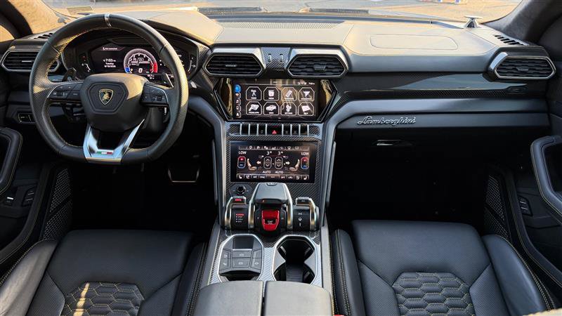 Used 2021 Lamborghini Urus AWD/4WD image 27