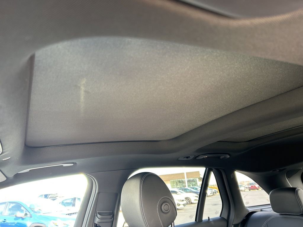 Used 2022 Mercedes-Benz GLC 300 w/ Premium Package Lite image 5