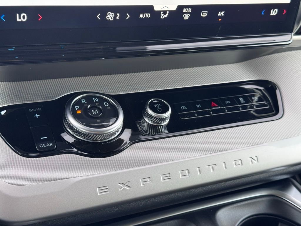 Used 2025 Ford Expedition Max Active image 12