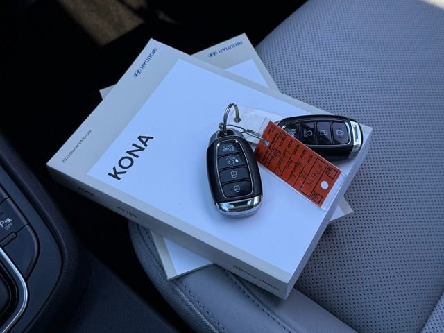 Used 2023 Hyundai Kona Limited image 5