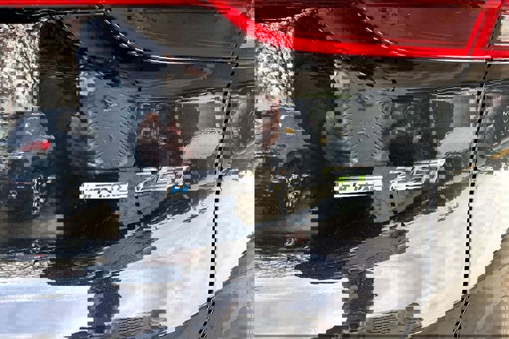 Used 2023 Hyundai Santa Fe Limited image 7