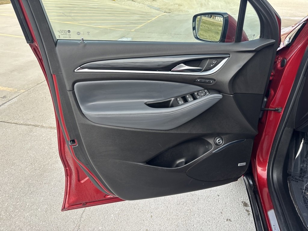 Used 2024 Buick Enclave Premium image 12