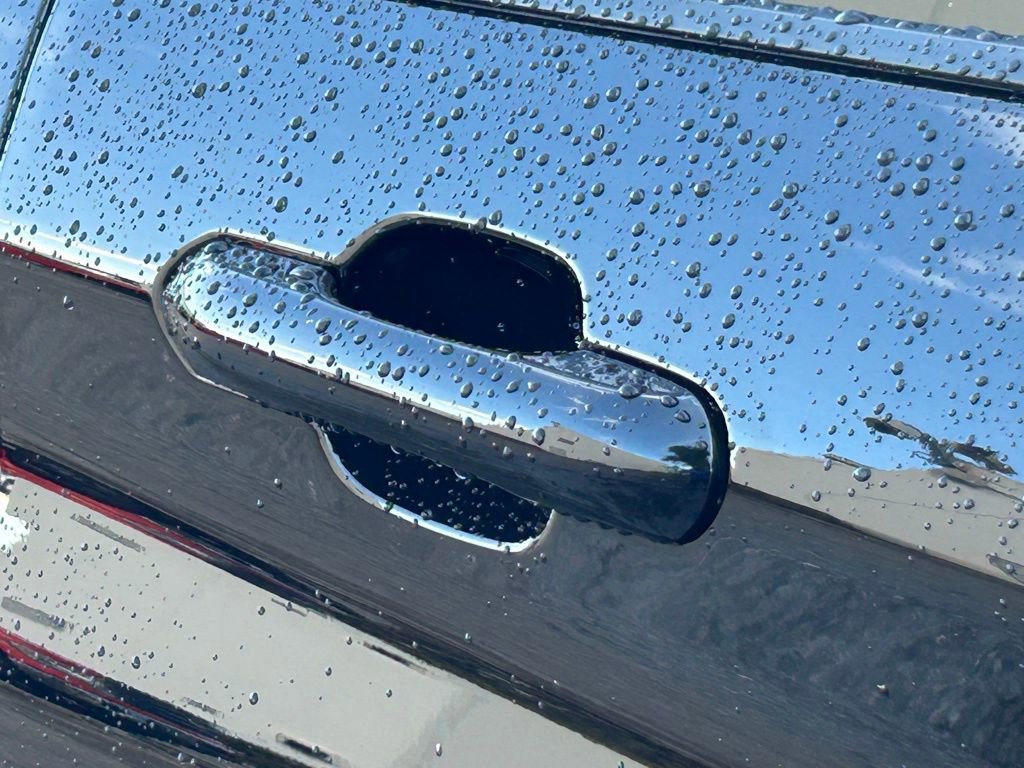 Used 2025 Ford Explorer ST image 23