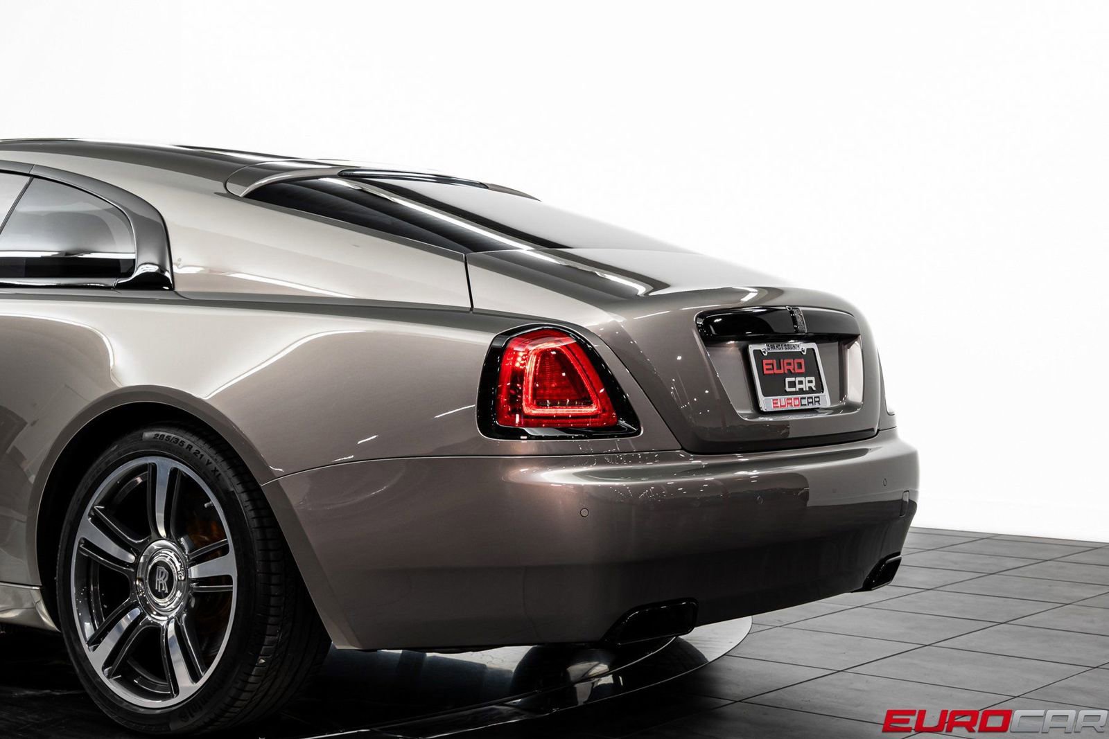 Used 2015 Rolls-Royce Wraith image 16