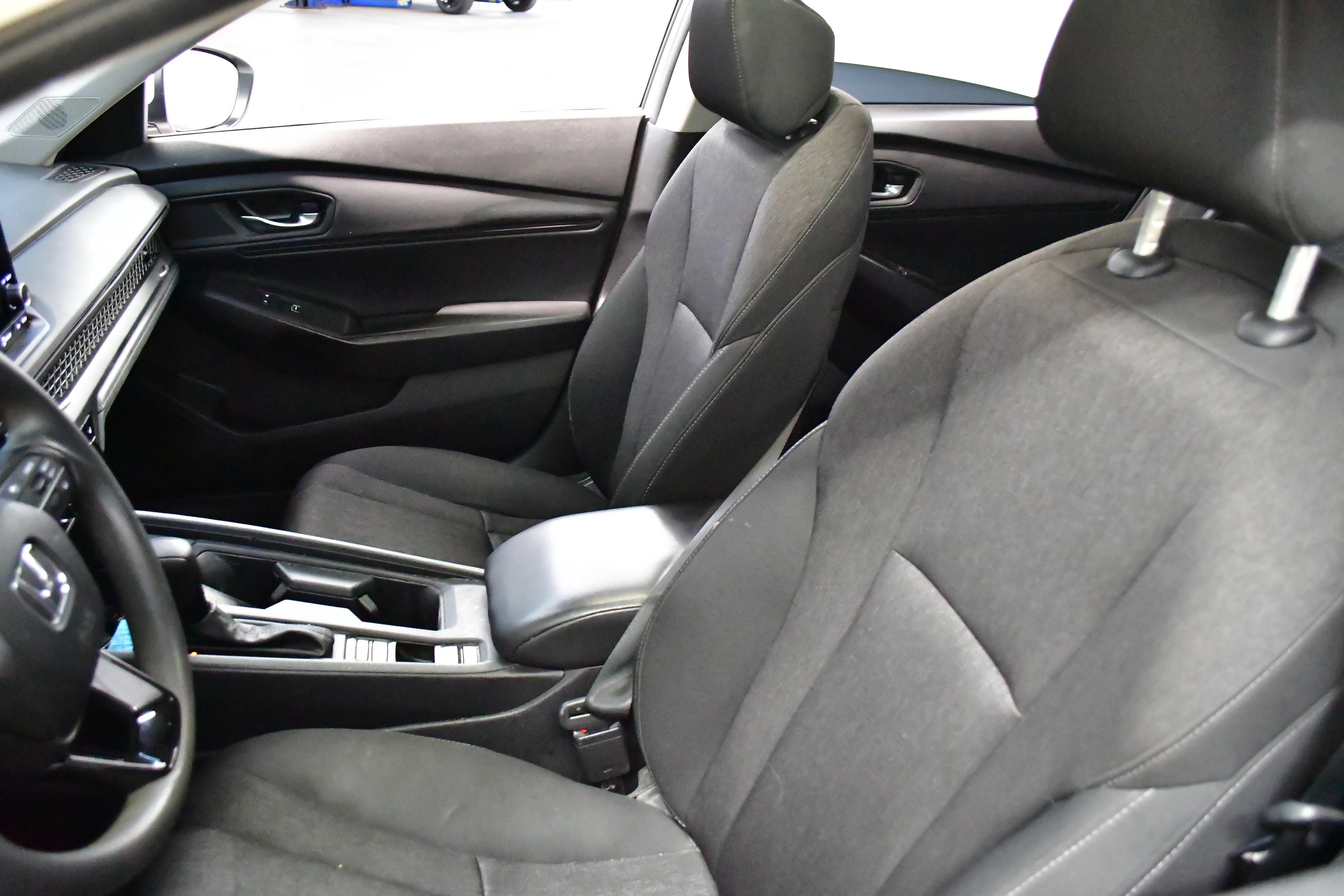 Used 2023 Honda Accord EX image 9