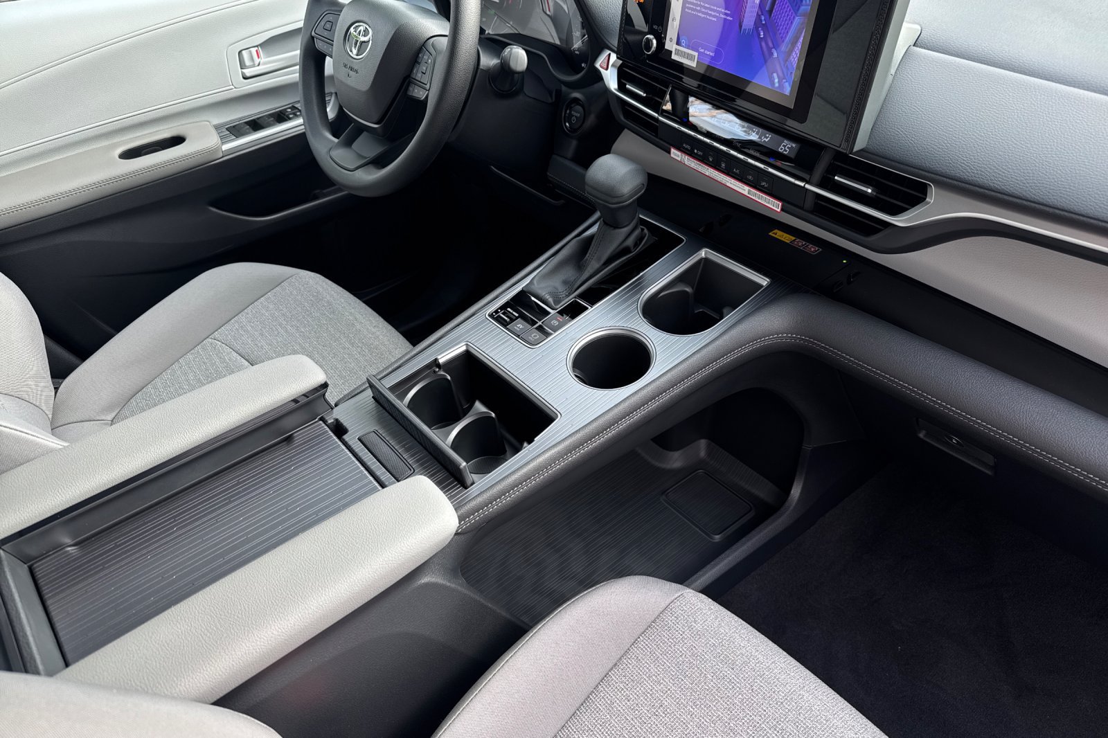 New 2026 Toyota Sienna LE FWD image 20