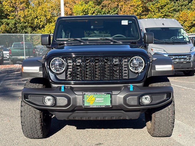 Used 2024 Jeep Wrangler Unlimited AWD/4WD image 2