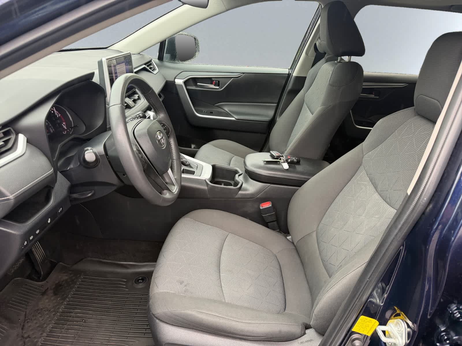 Used 2023 Toyota RAV4 XLE w/ Convenience Package AWD/4WD image 7