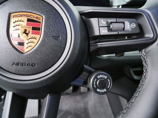 New 2026 Porsche Cayenne Coupe AWD/4WD image 11