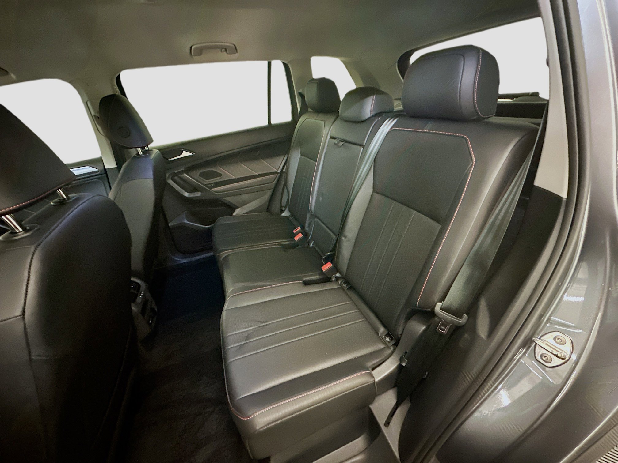 Used 2024 Volkswagen Tiguan Wolfsburg Edition image 29