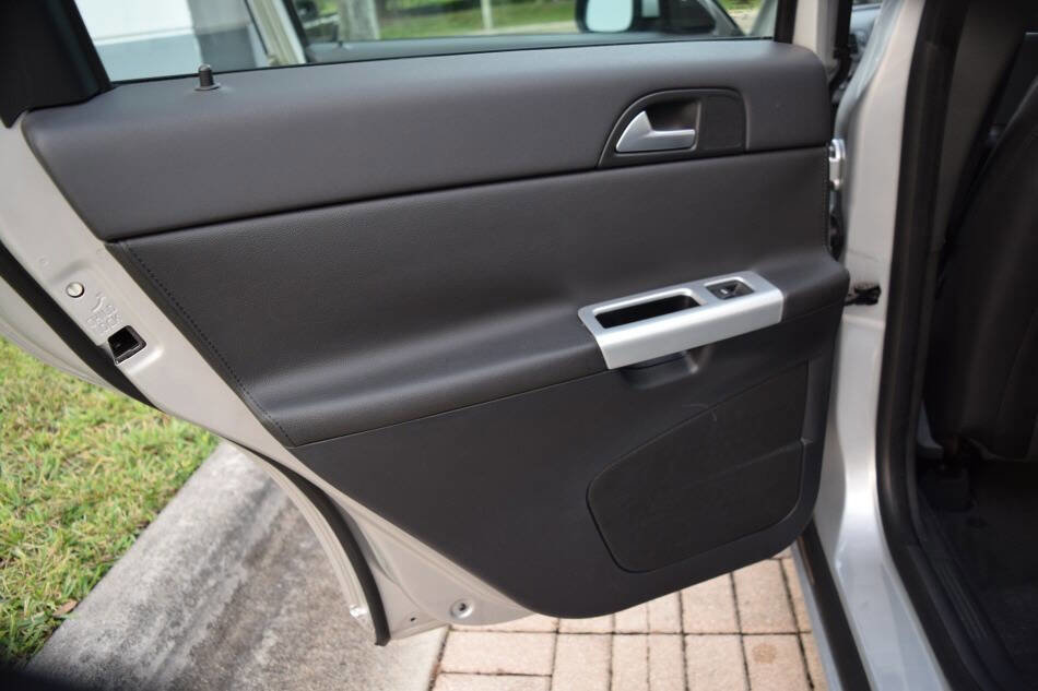 Used 2011 Volvo V50 T5 image 72