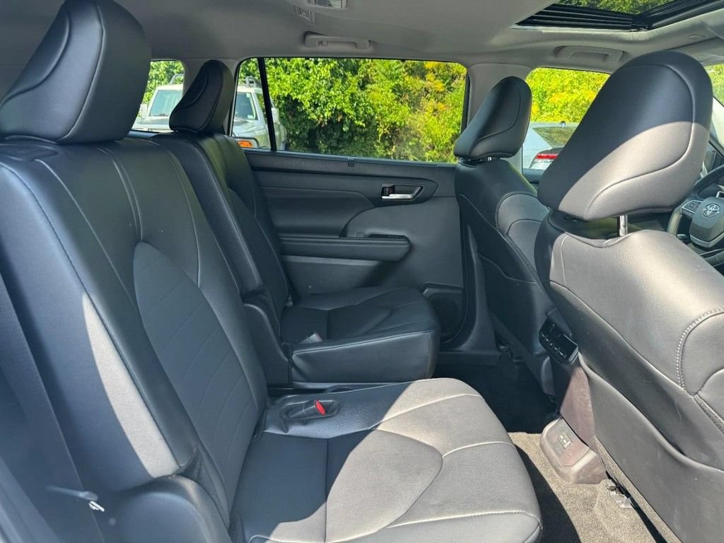 Used 2026 Toyota Highlander XLE AWD/4WD image 15