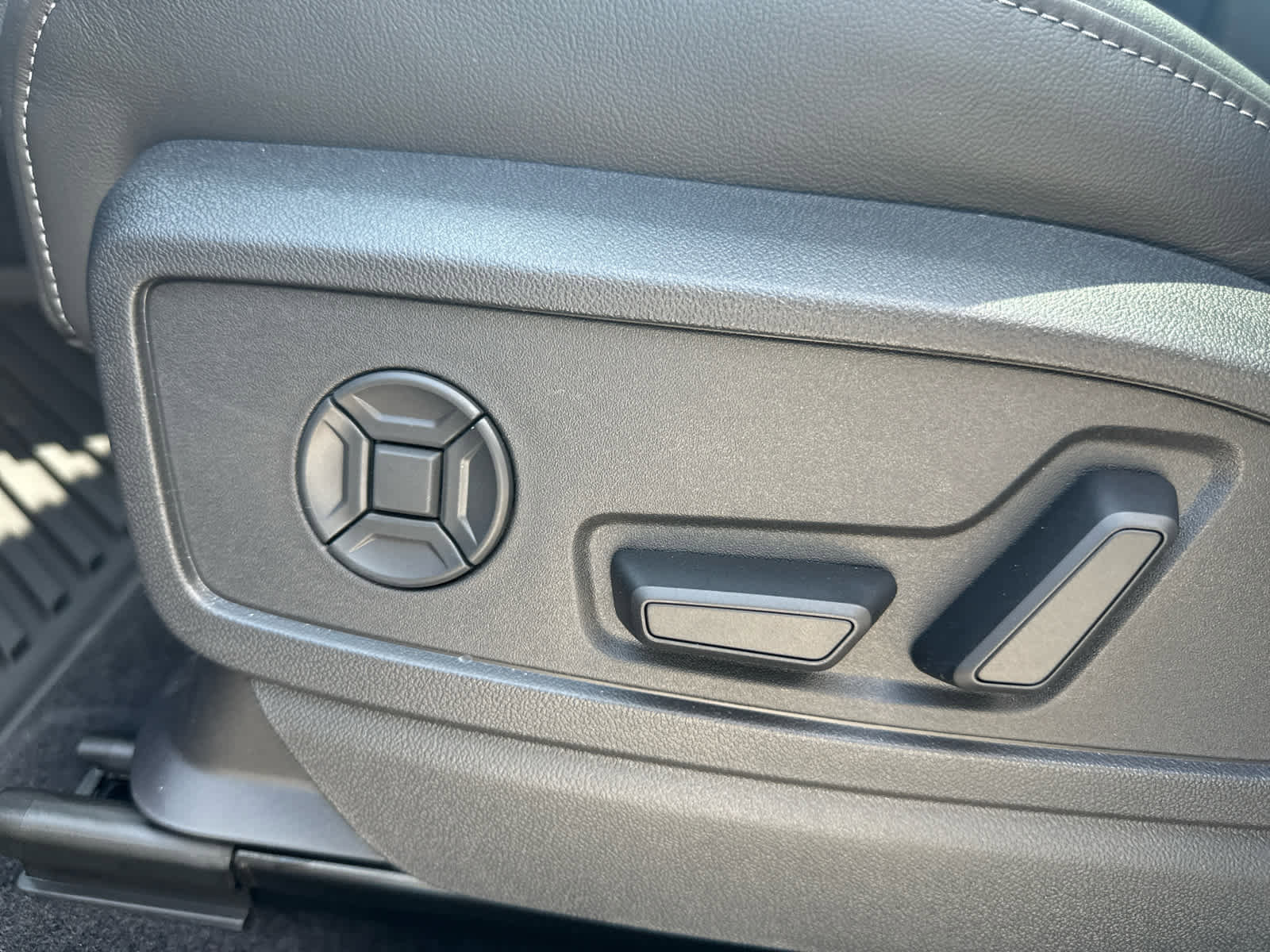 New 2025 Audi Q5 Prestige image 14