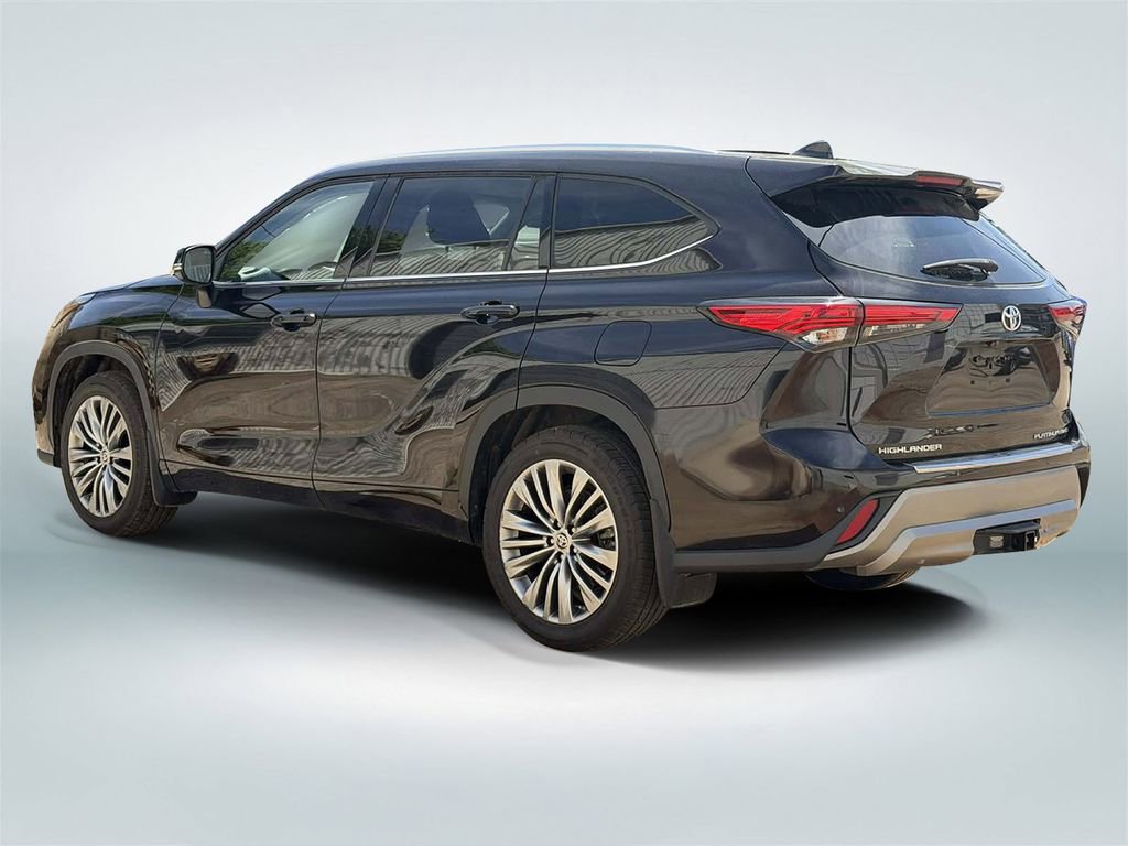 Used 2022 Toyota Highlander Platinum AWD/4WD image 4