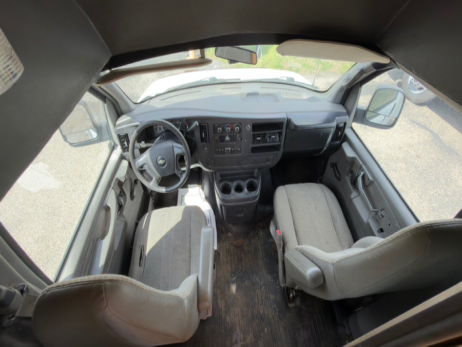 Used 2008 Chevrolet Express 3500 RWD image 14