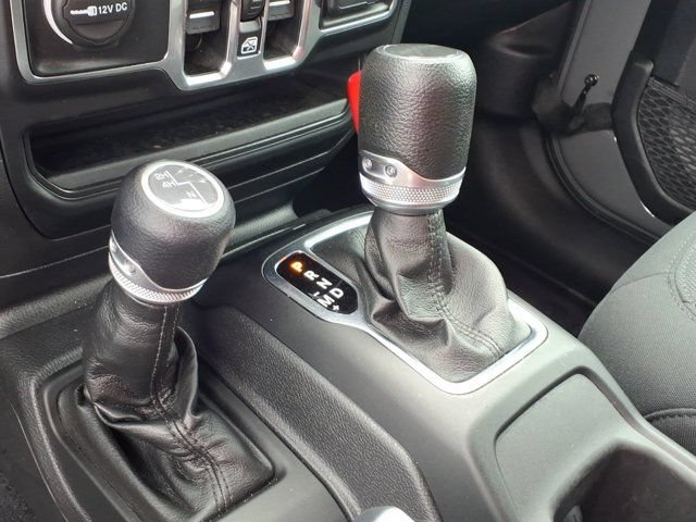 Used 2023 Jeep Gladiator Sport AWD/4WD image 15