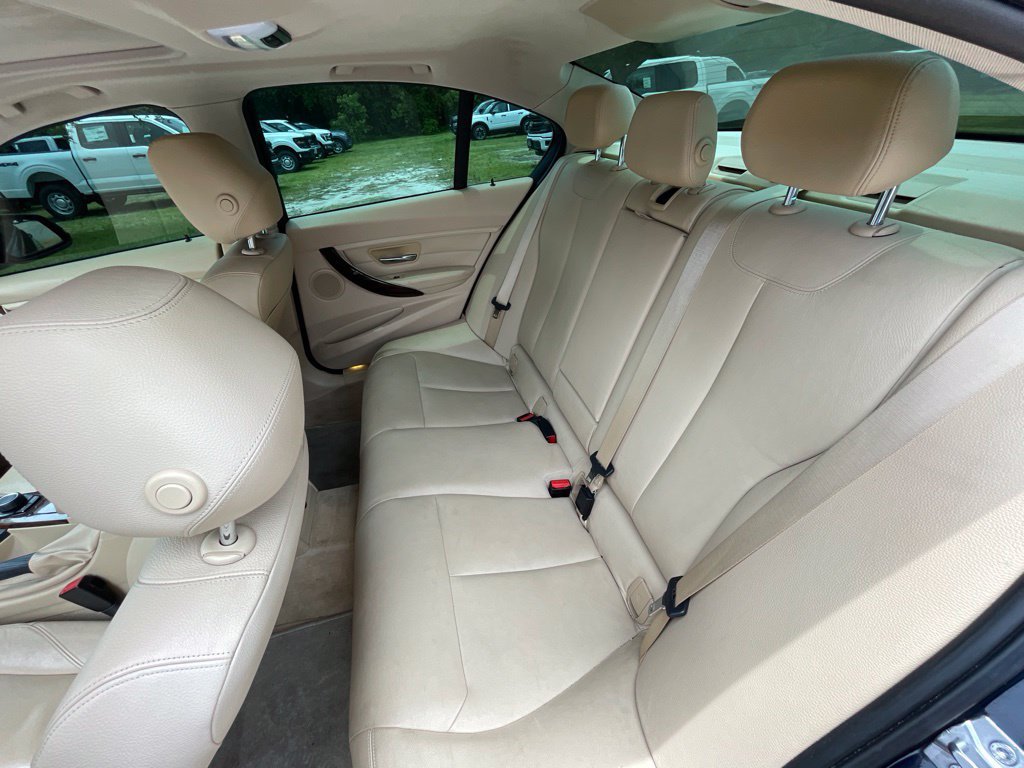 Used 2013 BMW 328i xDrive Sedan AWD/4WD image 9
