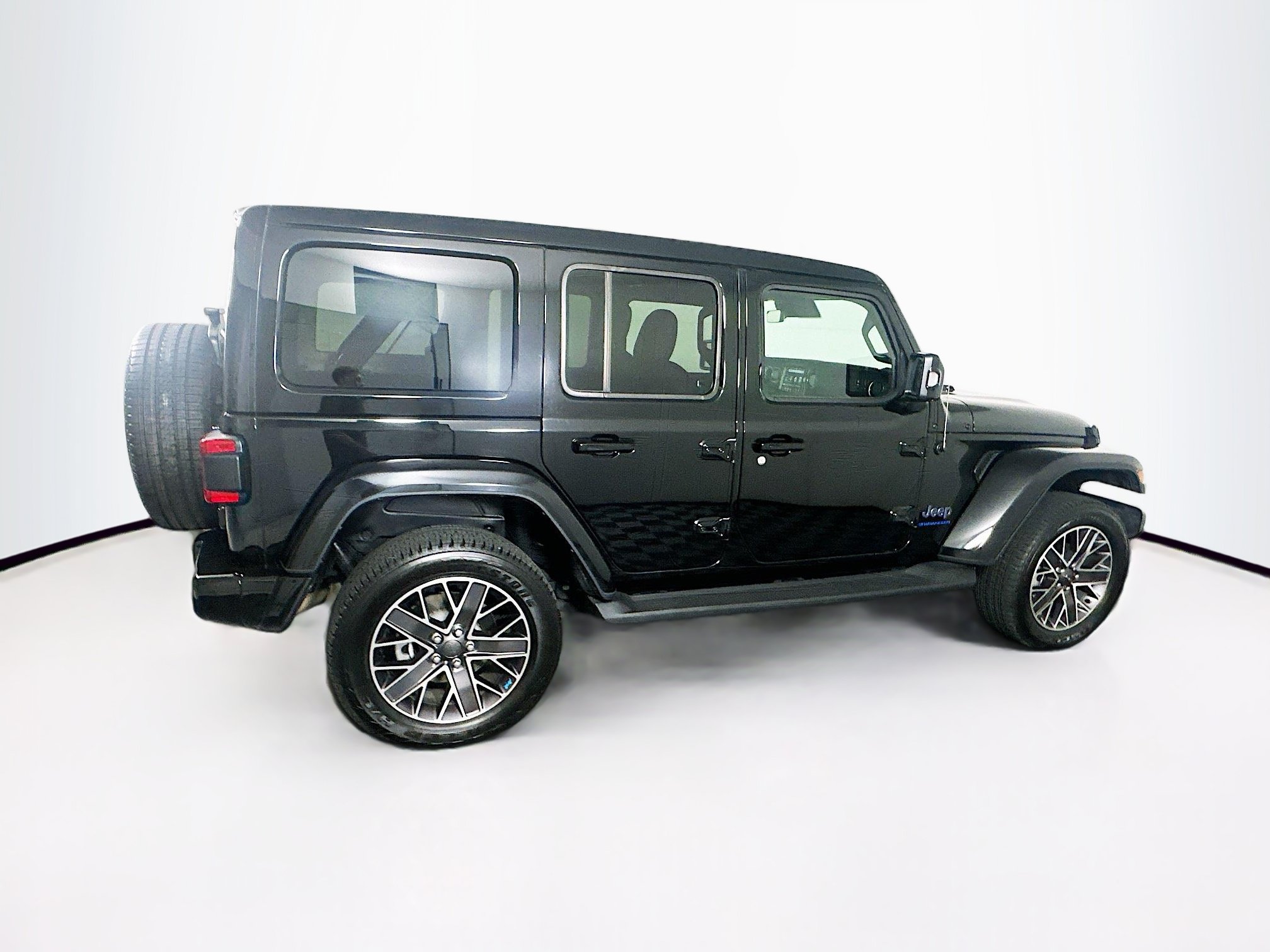 Used 2023 Jeep Wrangler Unlimited Sahara AWD/4WD image 10