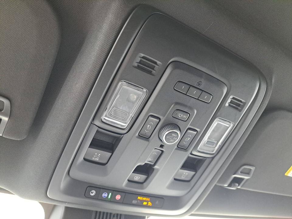 Used 2024 Chevrolet Tahoe Premier AWD/4WD image 35