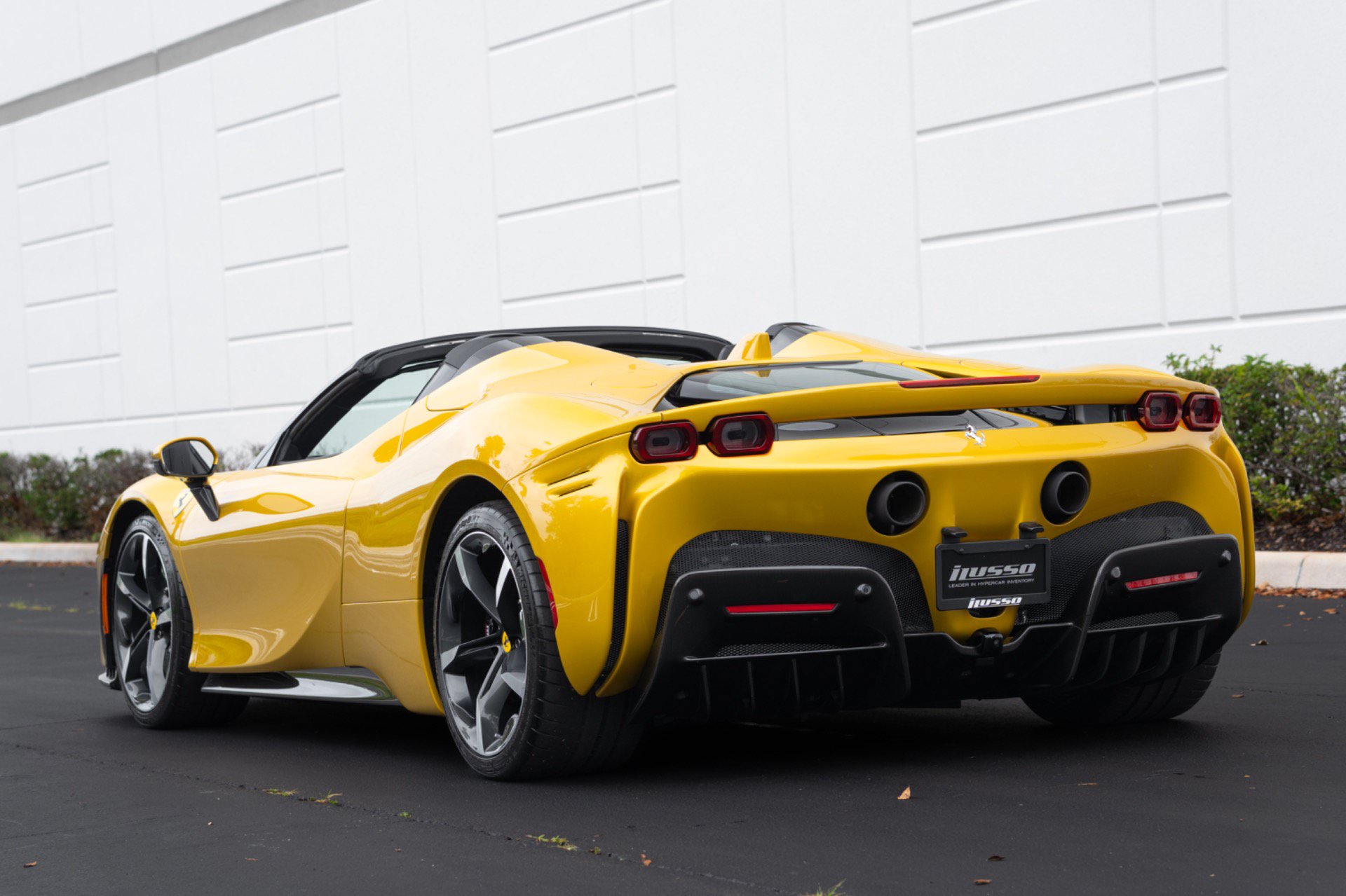 Used 2022 Ferrari SF90 Spider AWD/4WD image 39