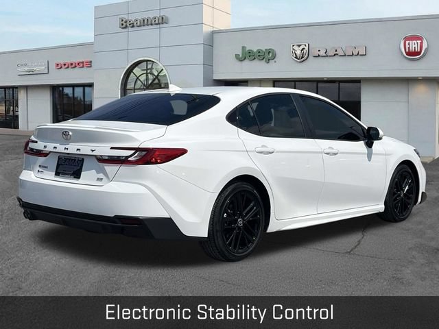 Used 2025 Toyota Camry SE FWD image 7