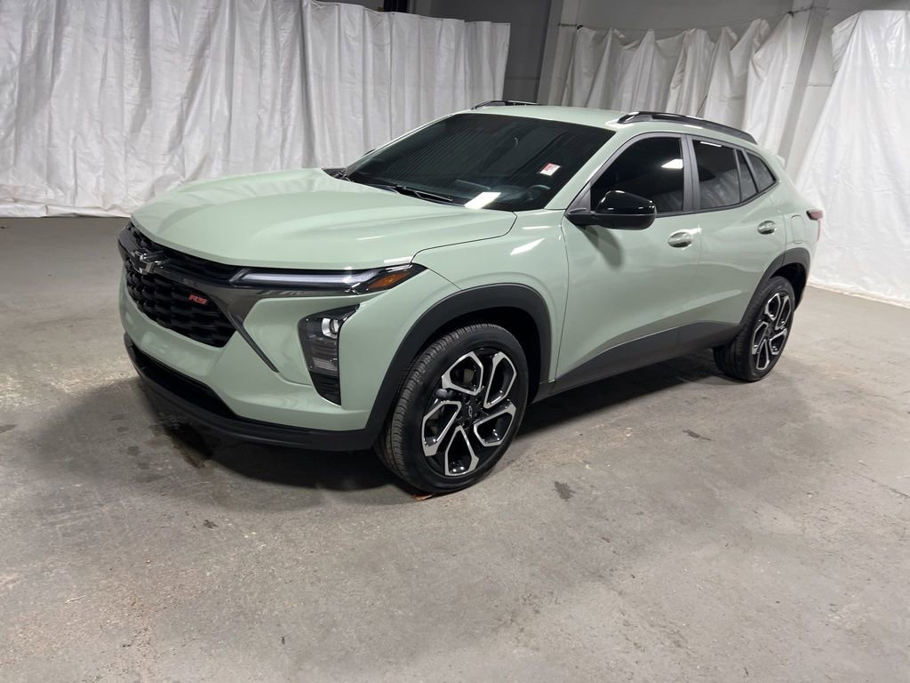 Used 2024 Chevrolet Trax RS FWD image 3