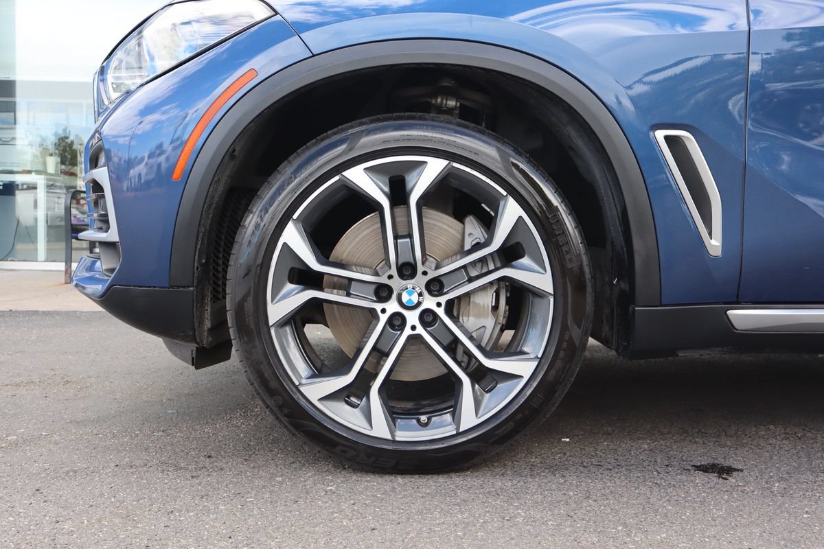 Used 2019 BMW X5 xDrive50i w/ Executive Package AWD/4WD image 29