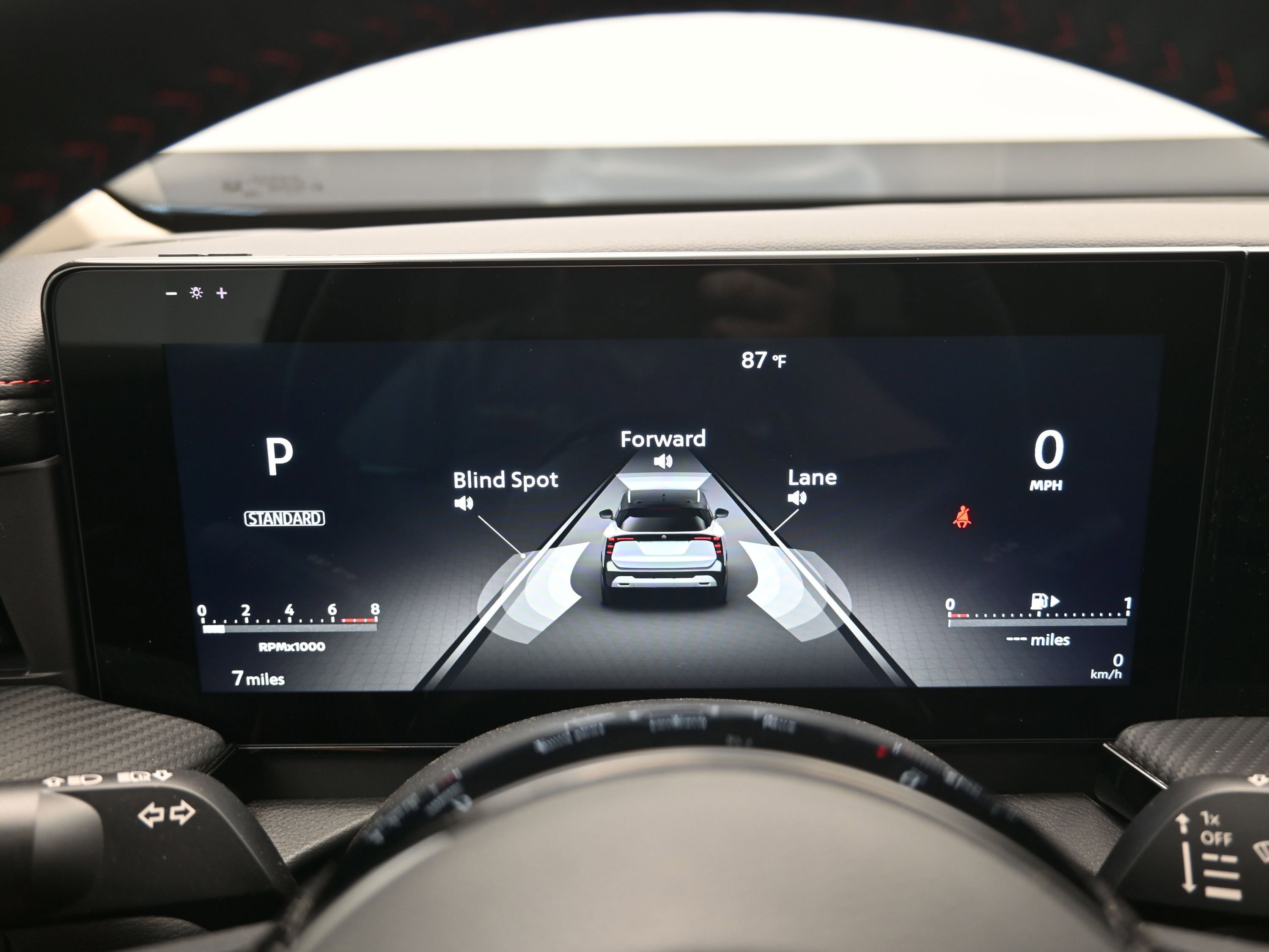 Certified 2025 Nissan Kicks SR image 13