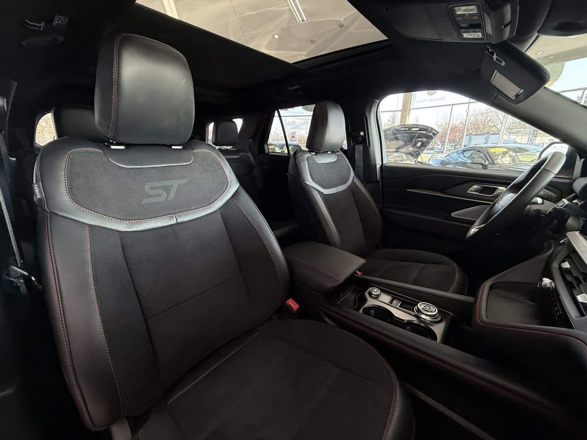 Used 2026 Ford Explorer ST w/ Sun And Sound Package image 18