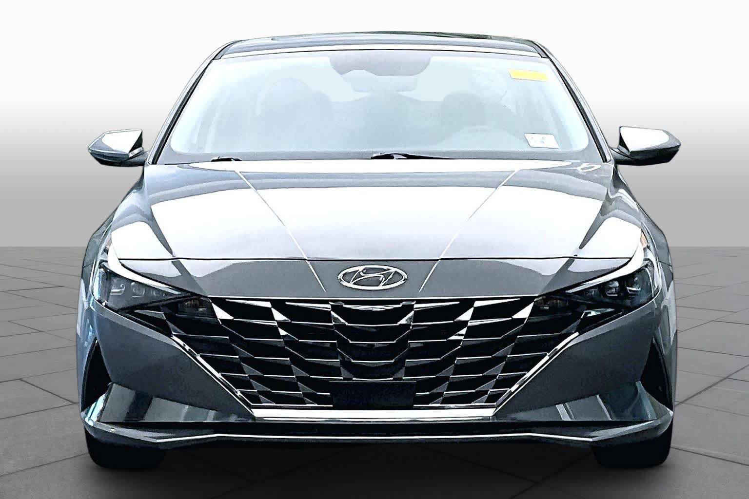 Used 2023 Hyundai Elantra Limited FWD image 4