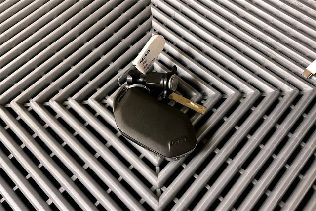 Used 2025 Kia Sorento S image 10