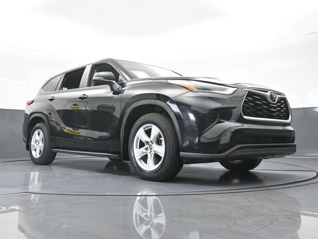 Used 2023 Toyota Highlander L image 57