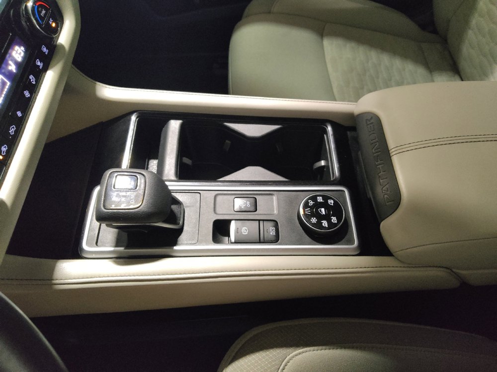 Used 2022 Nissan Pathfinder SV AWD/4WD image 26