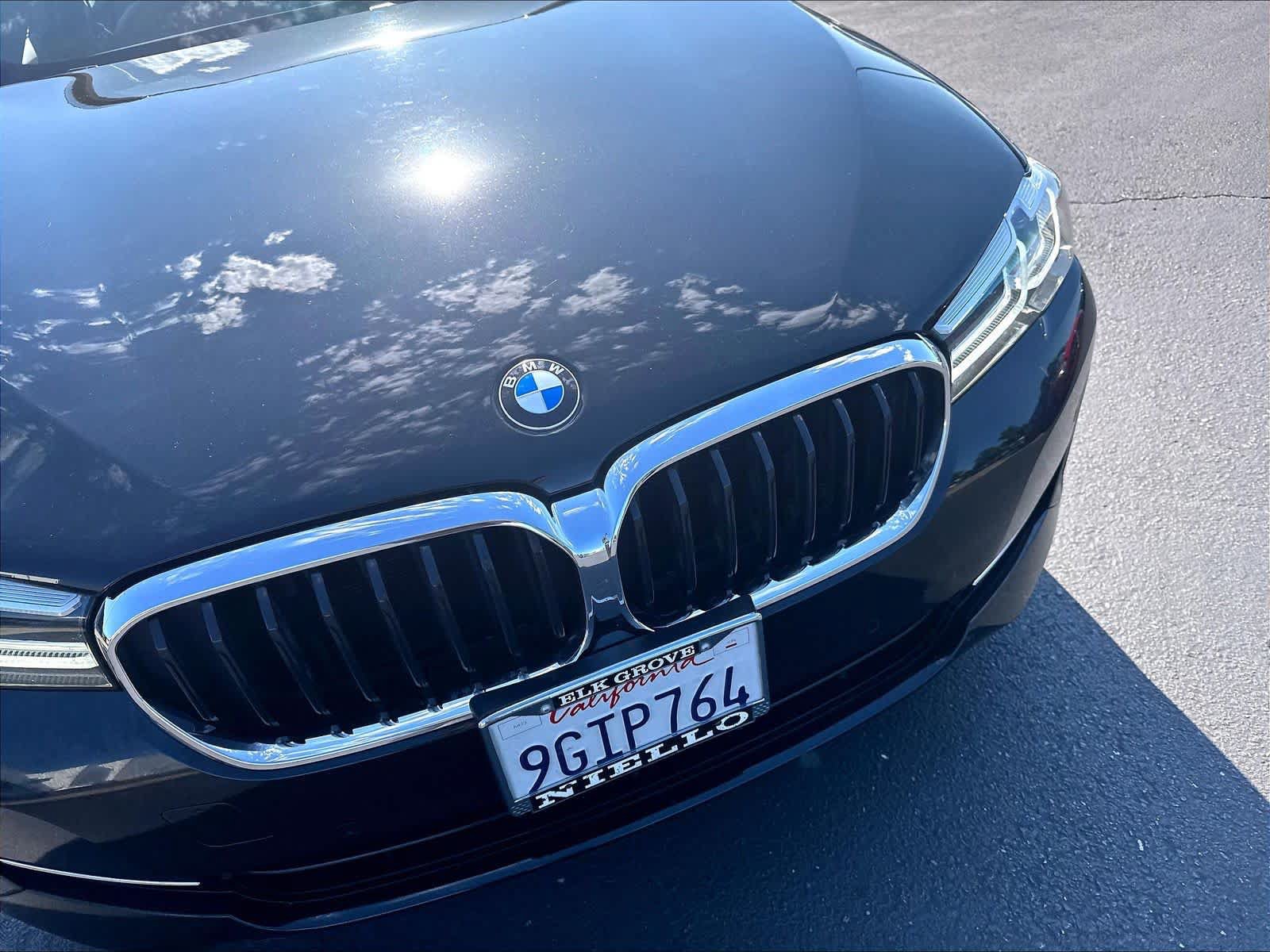 Used 2023 BMW 540i w/ Convenience Package RWD image 32