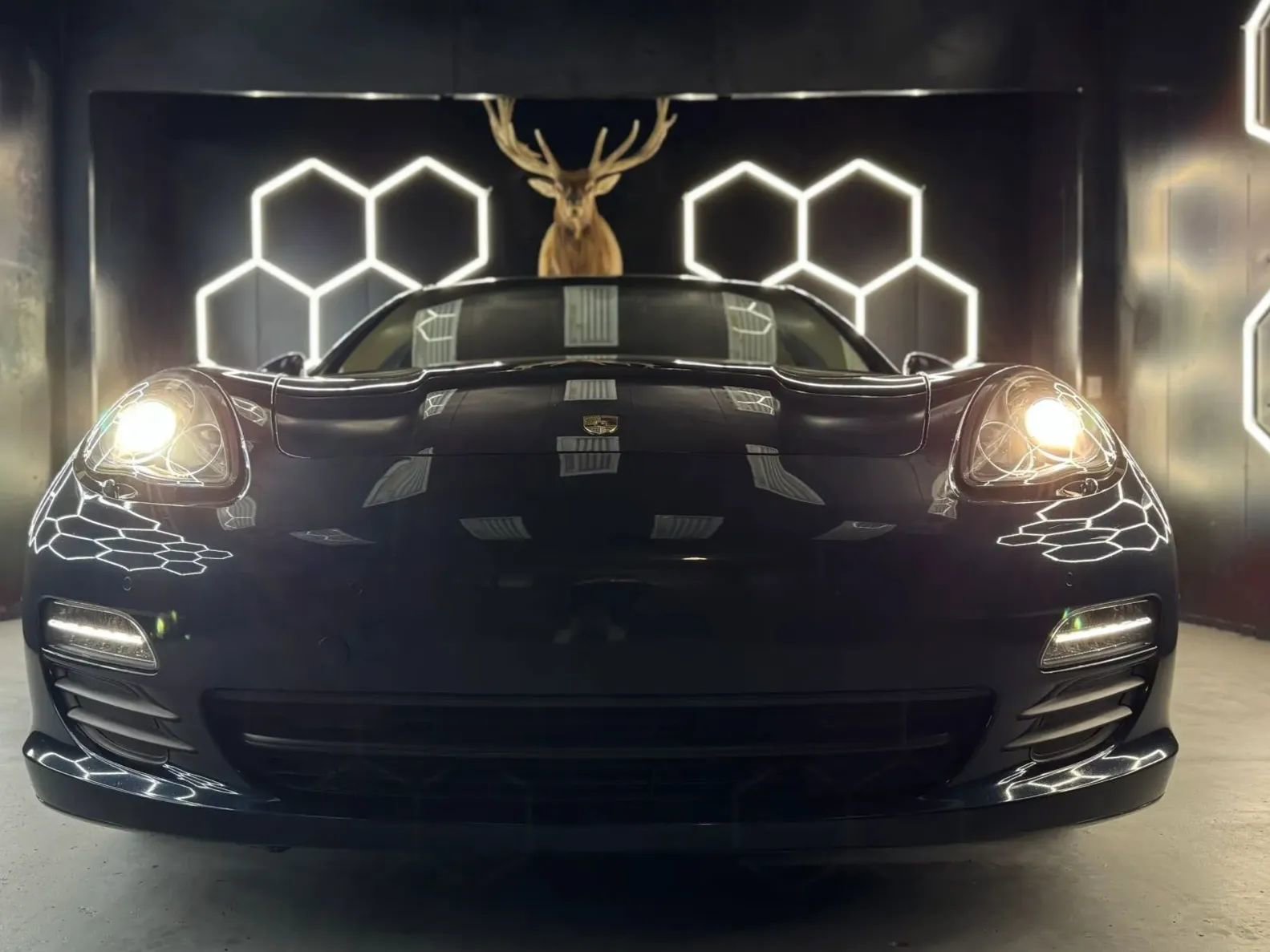 Used 2013 Porsche Panamera 4 Platinum Edition image 4