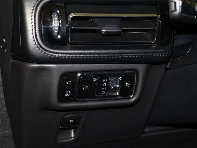 Used 2023 Lincoln Nautilus Reserve w/ Luxury Package AWD/4WD image 26