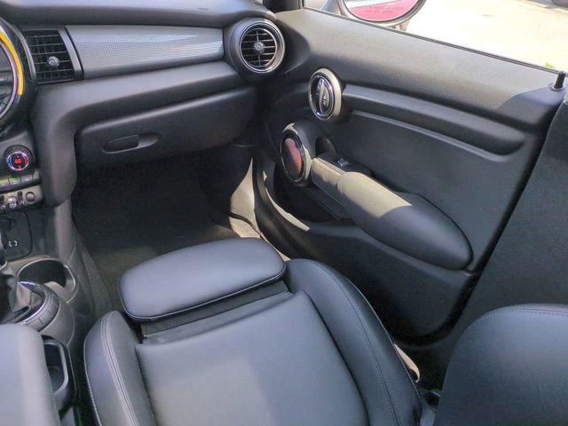 Used 2016 MINI Cooper 4-Door Hardtop FWD image 17
