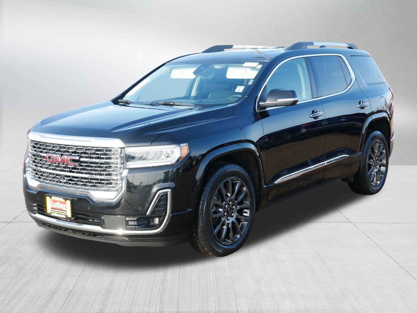 Used 2023 GMC Acadia Denali w/ Black Diamond Edition image 3