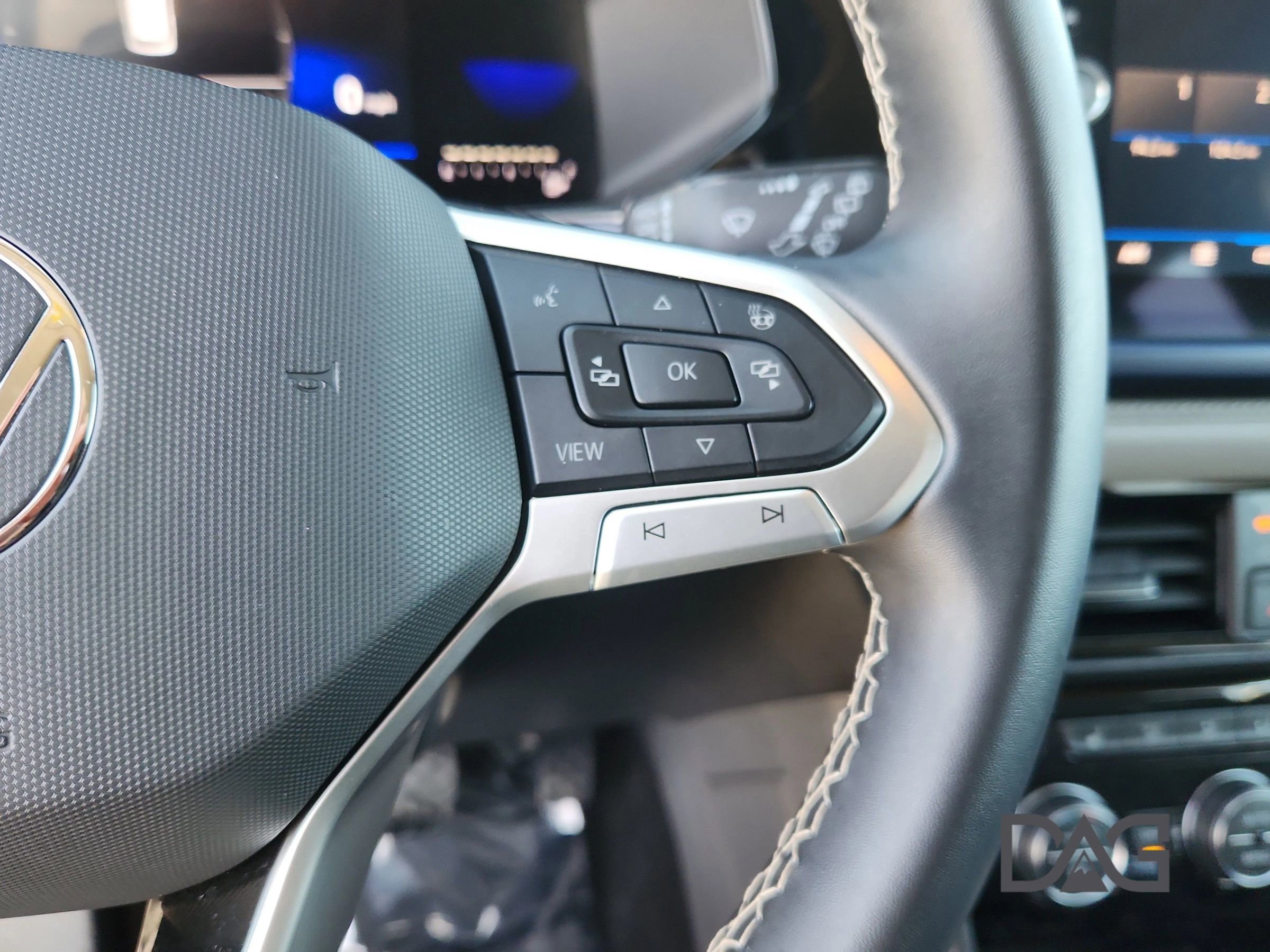 Used 2024 Volkswagen Taos SE image 31