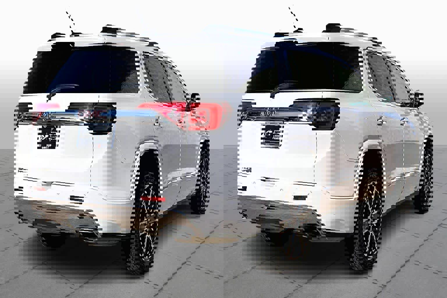 Used 2019 GMC Acadia Denali image 13