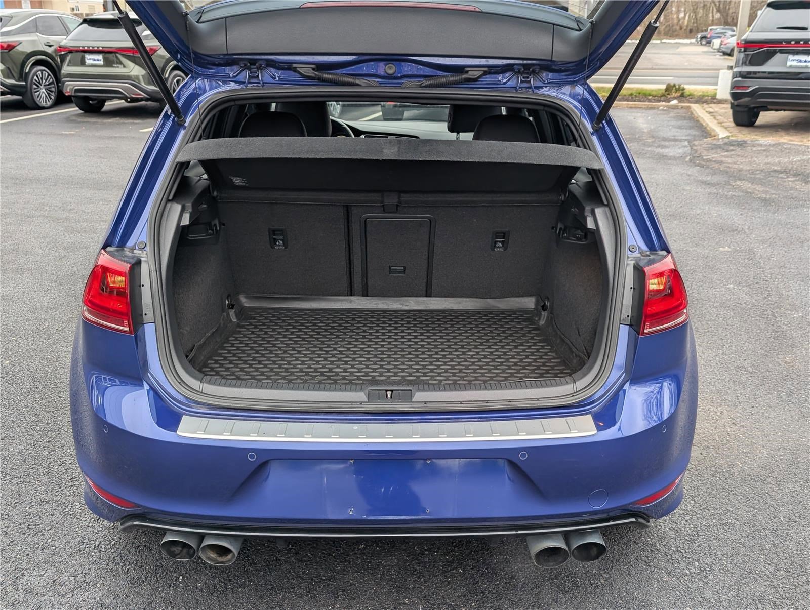 Used 2016 Volkswagen Golf R 4-Door image 12