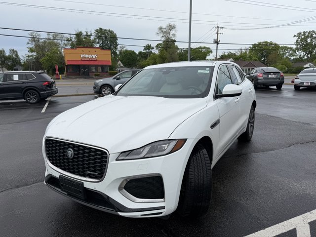 Used 2025 Jaguar F-PACE R-Dynamic S AWD/4WD image 2