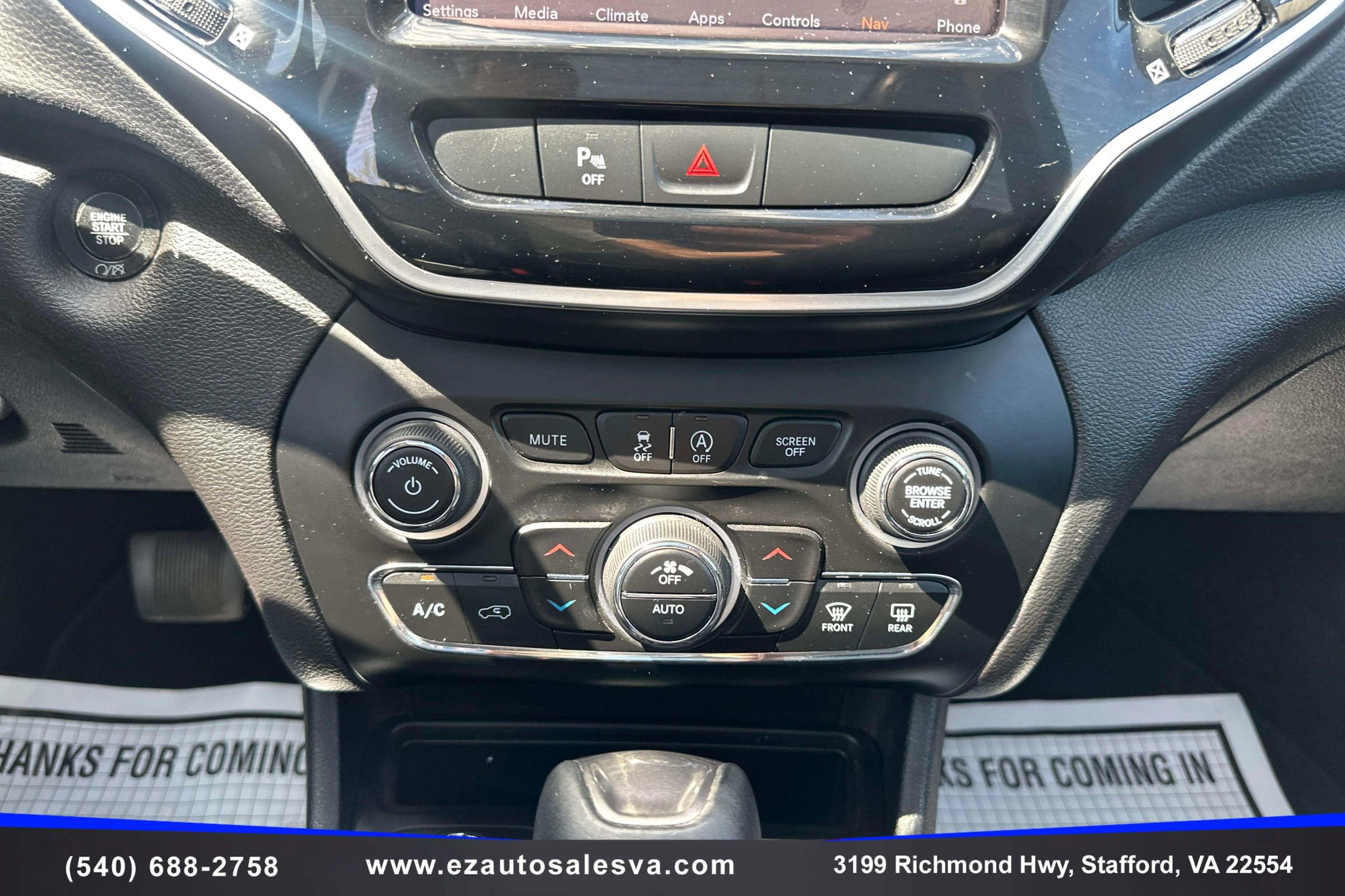 Used 2019 Jeep Cherokee Limited AWD/4WD image 23