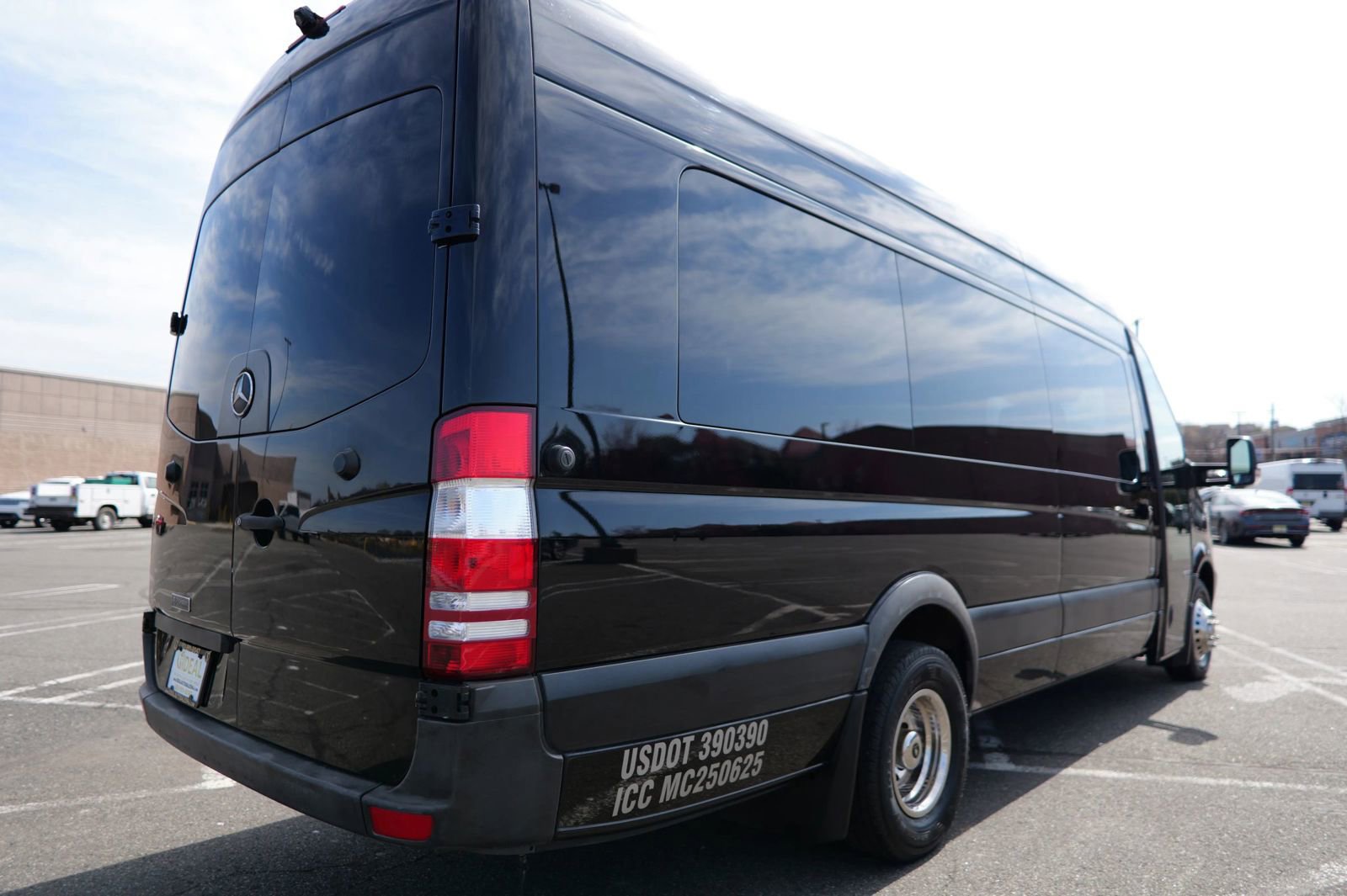 Used 2015 Mercedes-Benz Sprinter 3500 image 8