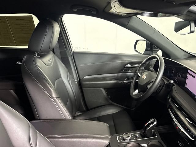 Certified 2025 Cadillac XT4 Premium Luxury FWD image 33