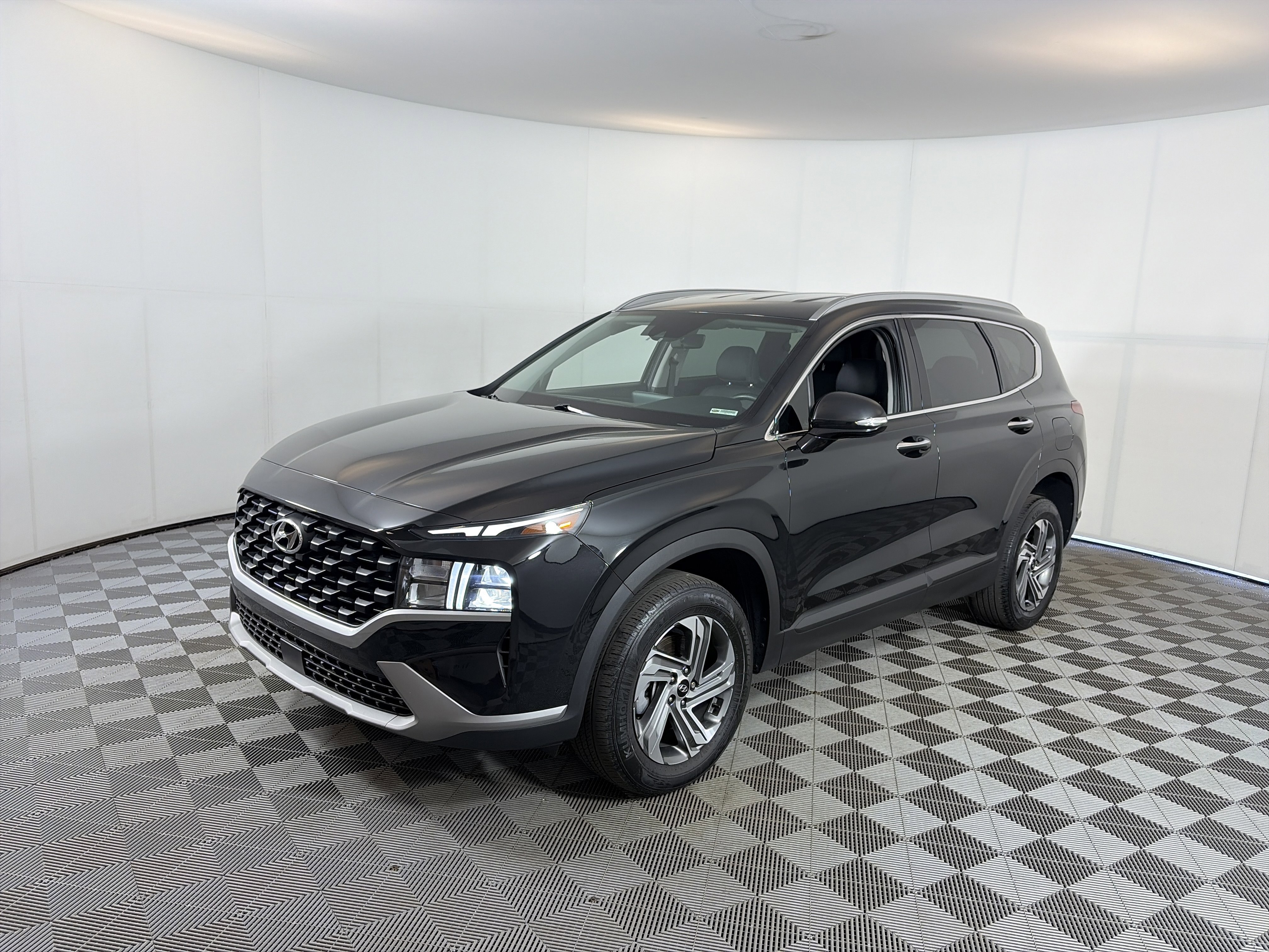 Certified 2023 Hyundai Santa Fe SEL AWD/4WD image 2